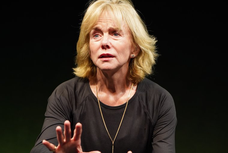 Linda Purl in CRAZY MAMA