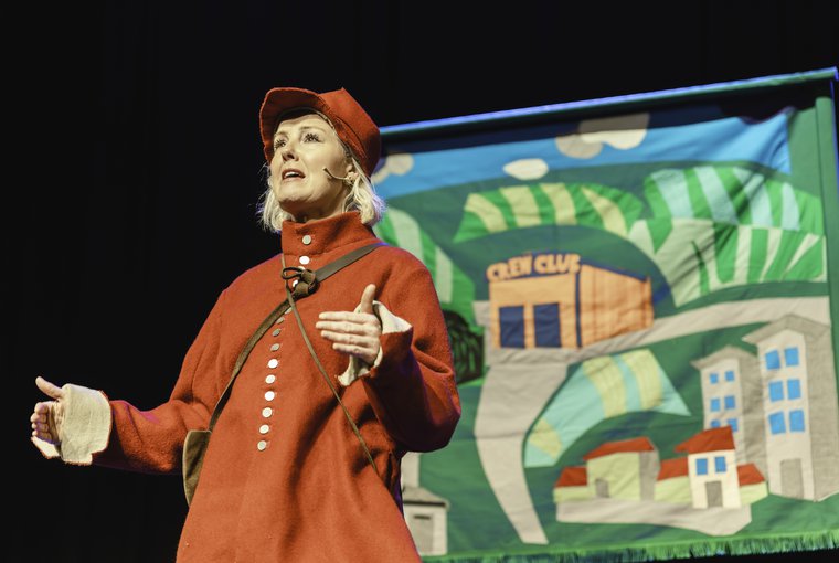 Victoria Melody in TROUBLE, STRUGGLE, BUBBLE AND SQUEAK