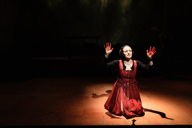 Kate Hamill in THE LIGHT AND THE DARK