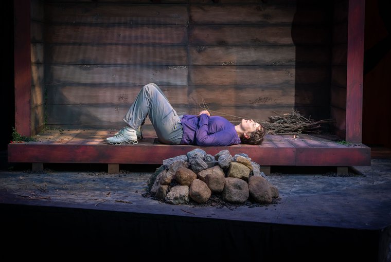 Larisa Oleynik in LEAN-TO