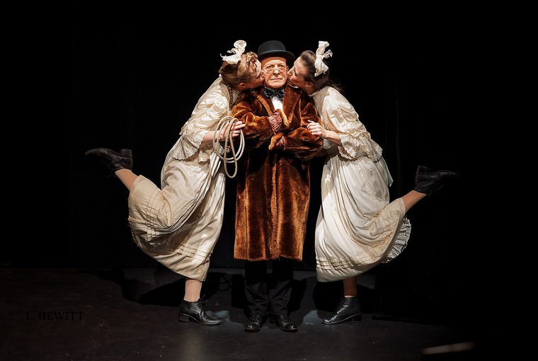 Gwen Grastorf, Mark Jaster, and Sarah Olmsted Thomas in DREADFUL EPISODES