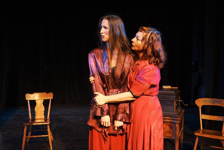 Sarah Olmsted Thomas and Sabrina Mandell in JUXTAPOSE